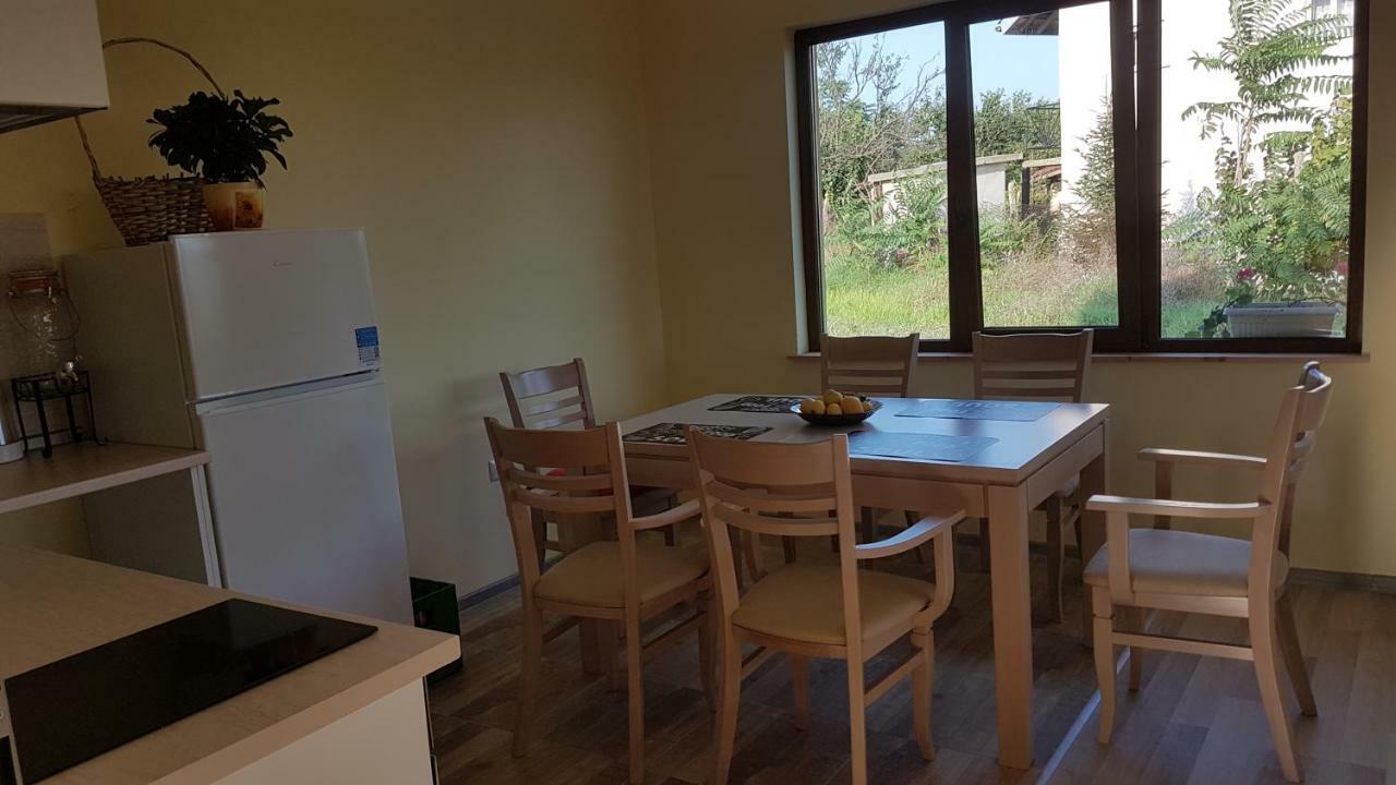 Malavi Guest House Krasen! Comfort&Clean! 外观 照片