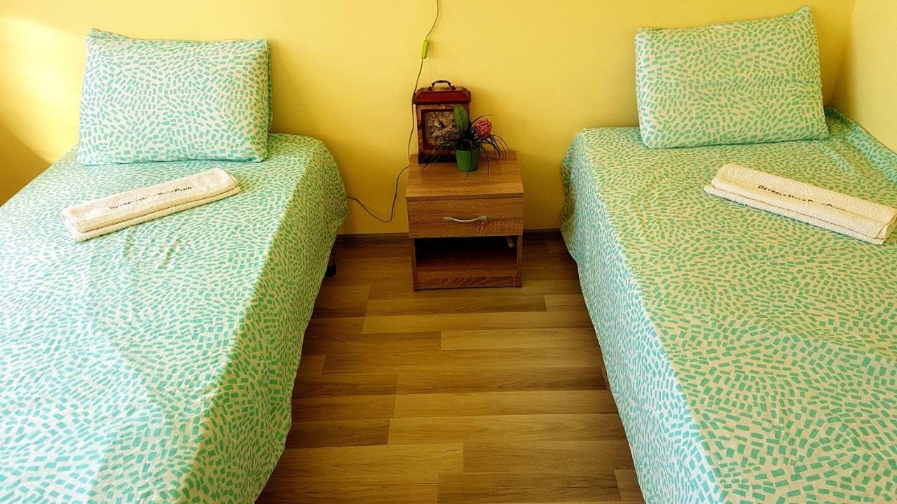 Malavi Guest House Krasen! Comfort&Clean! 外观 照片